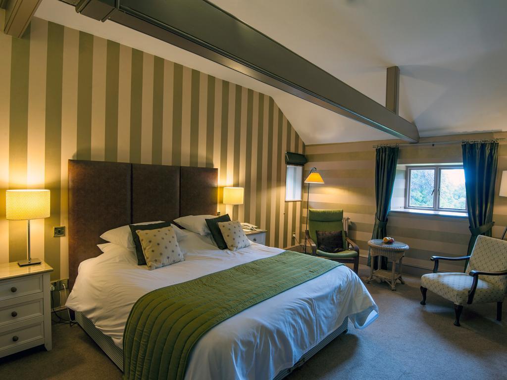 Fairyhill Hotel Reynoldston Стая снимка