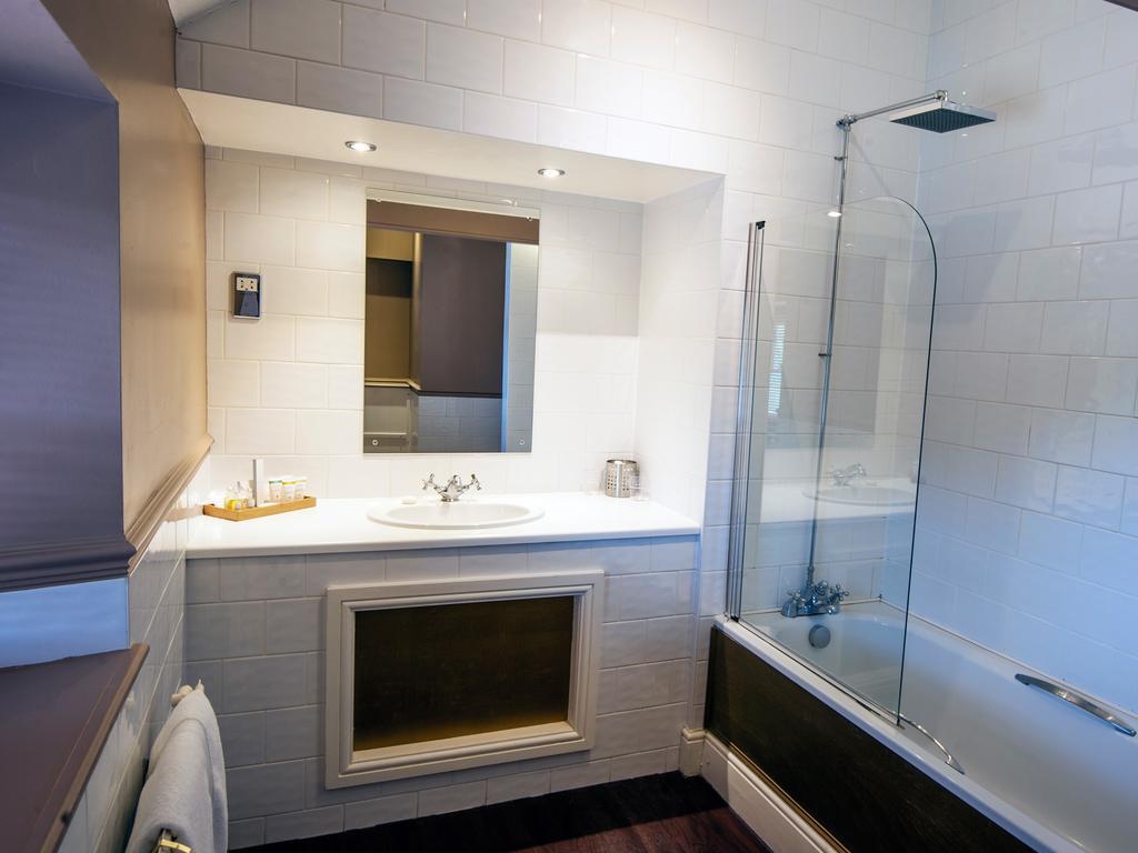 Fairyhill Hotel Reynoldston Стая снимка