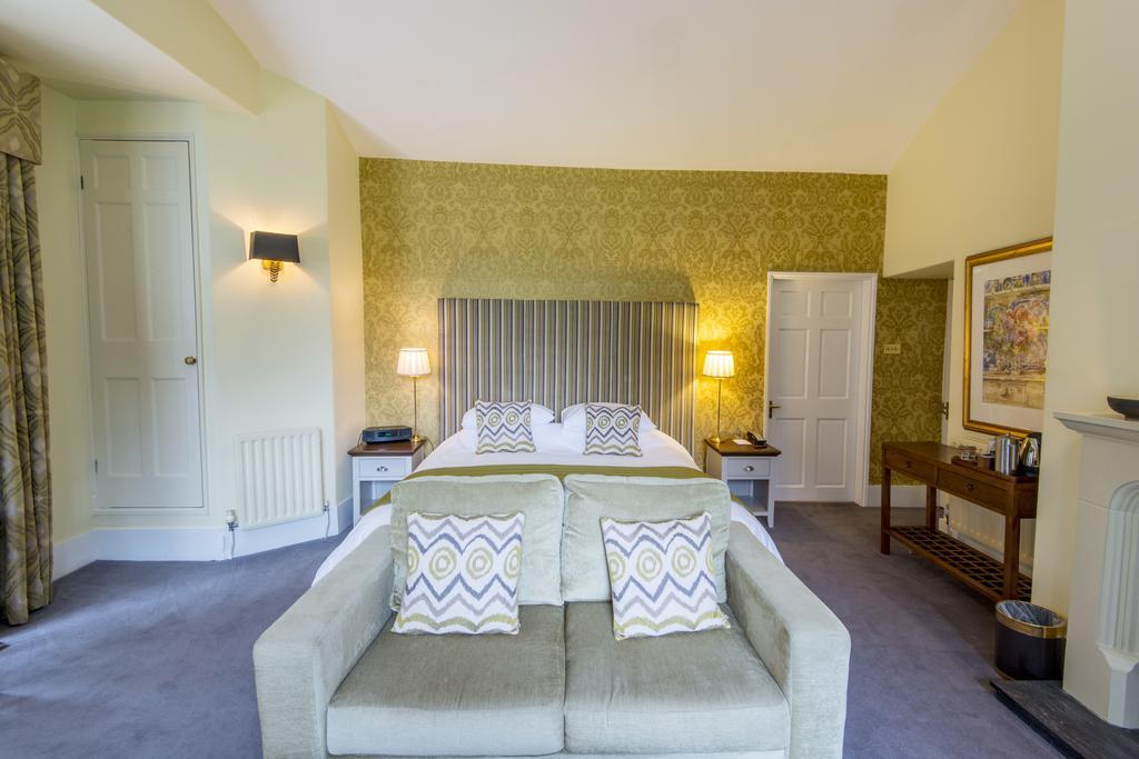 Fairyhill Hotel Reynoldston Стая снимка