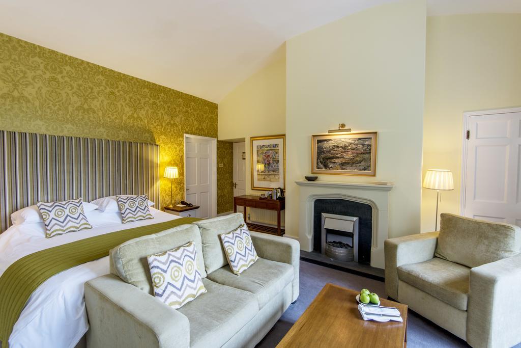Fairyhill Hotel Reynoldston Стая снимка
